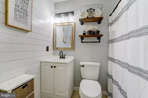 Bath - 3531 Brickwall Ln, Pasadena, MD 21122 photo 3 of 3