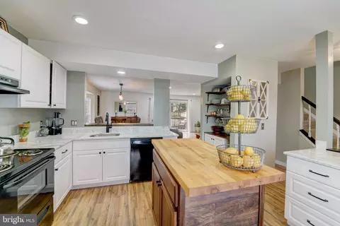 Kitchen - 3531 Brickwall Ln, Pasadena, MD 21122 photo 4 of 4