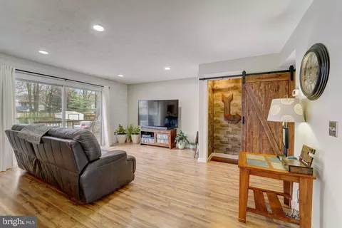 Living - 3531 Brickwall Ln, Pasadena, MD 21122 photo 1 of 3