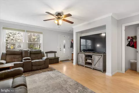 Living - 64 Bar Harbor Rd, Pasadena, MD 21122 photo 1 of 5