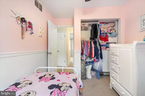 Bedroom - 64 Bar Harbor Rd, Pasadena, MD 21122 photo 5 of 8