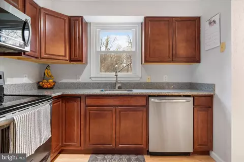 Kitchen - 64 Bar Harbor Rd, Pasadena, MD 21122 photo 3 of 3