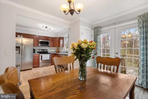 Dining - 64 Bar Harbor Rd, Pasadena, MD 21122 photo 4 of 4