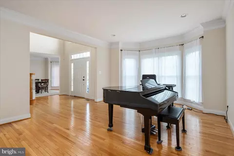 Living - 1515 Devere Dr, Pasadena, MD 21122 photo 5 of 9