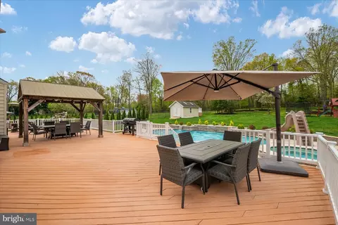 Exterior - 1515 Devere Dr, Pasadena, MD 21122 photo 14 of 22