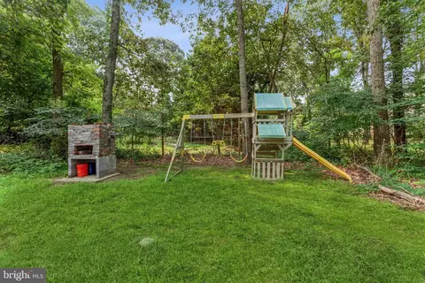 Exterior - 560 Dowitcher Ct, Pasadena, MD 21122 photo 5 of 7