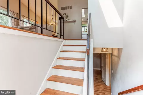 Entry Way - 560 Dowitcher Ct, Pasadena, MD 21122 photo 1 of 1