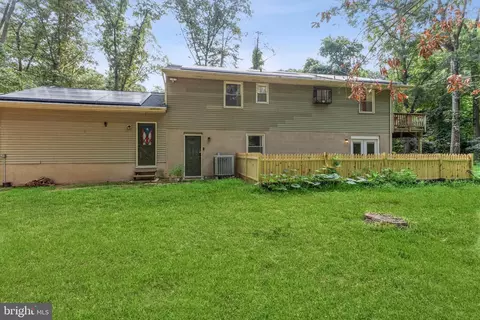 Exterior - 560 Dowitcher Ct, Pasadena, MD 21122 photo 4 of 7