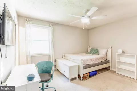 Bedroom - 560 Dowitcher Ct, Pasadena, MD 21122 photo 1 of 8