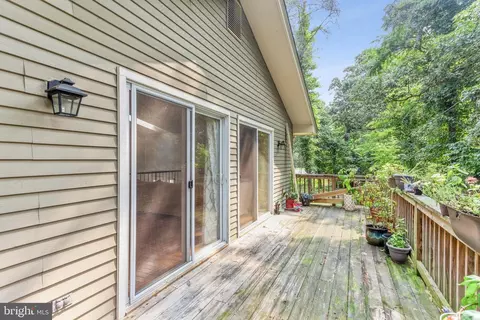 Exterior - 560 Dowitcher Ct, Pasadena, MD 21122 photo 2 of 7