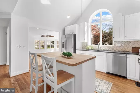 Kitchen - 131 S Homeland Ave, Annapolis, MD 21401 photo 2 of 2
