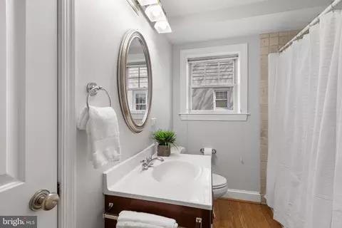 Bath - 131 S Homeland Ave, Annapolis, MD 21401 photo 1 of 4