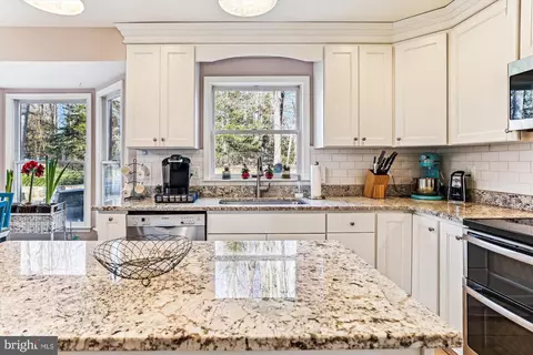 128 Claiborne Rd, Edgewater, MD 21037 photo 8