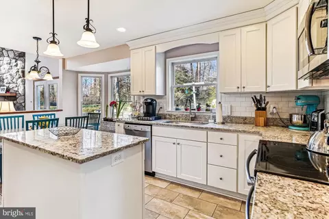 128 Claiborne Rd, Edgewater, MD 21037 photo 5