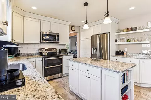 128 Claiborne Rd, Edgewater, MD 21037 photo 6