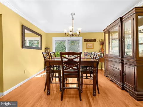 Dining - 8195 Old Mill Rd, Pasadena, MD 21122 photo 3 of 5