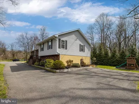 Exterior - 8195 Old Mill Rd, Pasadena, MD 21122 photo 8 of 9