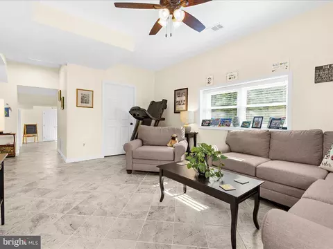 Living - 8195 Old Mill Rd, Pasadena, MD 21122 photo 8 of 9