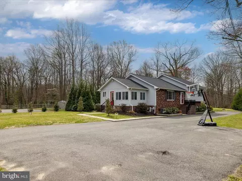 Exterior - 8195 Old Mill Rd, Pasadena, MD 21122 photo 2 of 9