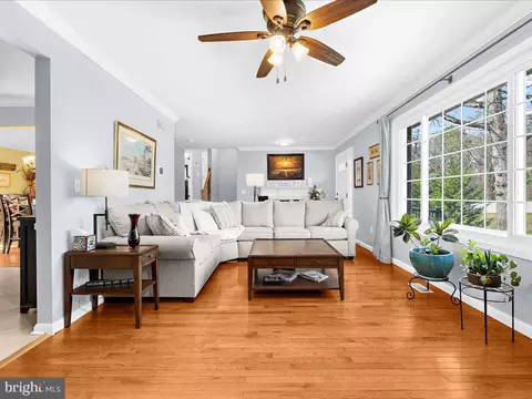 Living - 8195 Old Mill Rd, Pasadena, MD 21122 photo 6 of 9