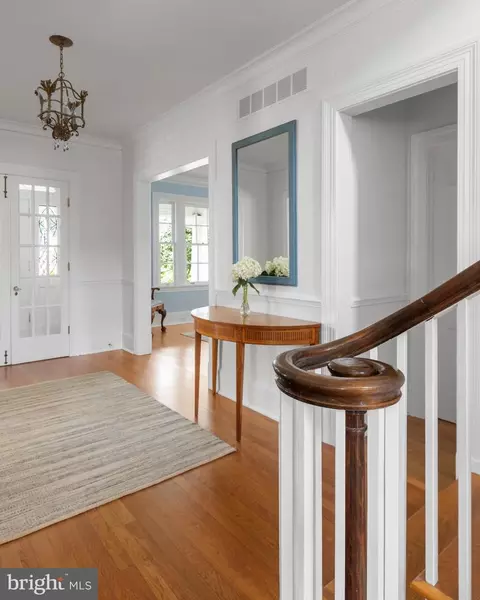 Entry Way - 8 N Acton Pl, Annapolis, MD 21401 photo 4 of 14