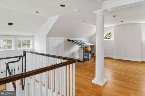Entry Way - 8 N Acton Pl, Annapolis, MD 21401 photo 11 of 14