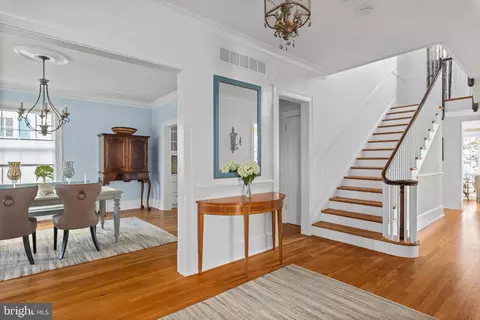 Entry Way - 8 N Acton Pl, Annapolis, MD 21401 photo 3 of 14