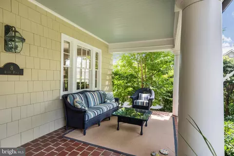 Exterior - 8 N Acton Pl, Annapolis, MD 21401 photo 2 of 3
