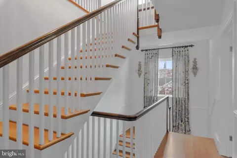 Entry Way - 8 N Acton Pl, Annapolis, MD 21401 photo 14 of 14