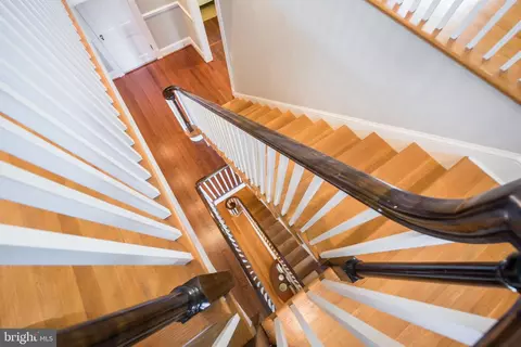 Entry Way - 8 N Acton Pl, Annapolis, MD 21401 photo 13 of 14