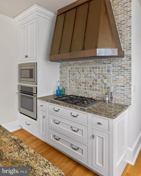 Kitchen - 8 N Acton Pl, Annapolis, MD 21401 photo 4 of 4