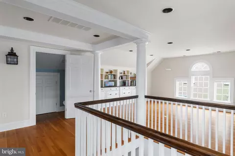Entry Way - 8 N Acton Pl, Annapolis, MD 21401 photo 12 of 14