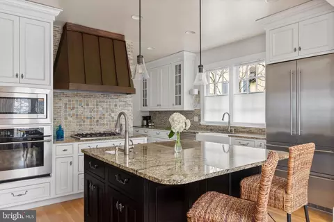 Kitchen - 8 N Acton Pl, Annapolis, MD 21401 photo 3 of 4