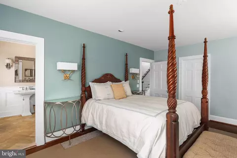Bedroom - 8 N Acton Pl, Annapolis, MD 21401 photo 3 of 6
