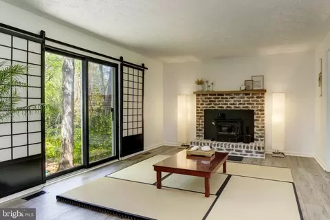 Living - 6310 Westmont Ct, Dunkirk, MD 20754 photo 2 of 10