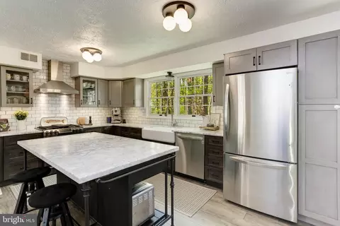 Kitchen - 6310 Westmont Ct, Dunkirk, MD 20754 photo 3 of 9