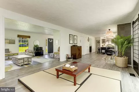 Living - 6310 Westmont Ct, Dunkirk, MD 20754 photo 5 of 10