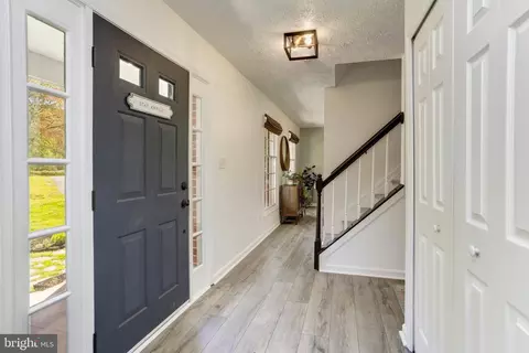 Entry Way - 6310 Westmont Ct, Dunkirk, MD 20754 photo 2 of 4