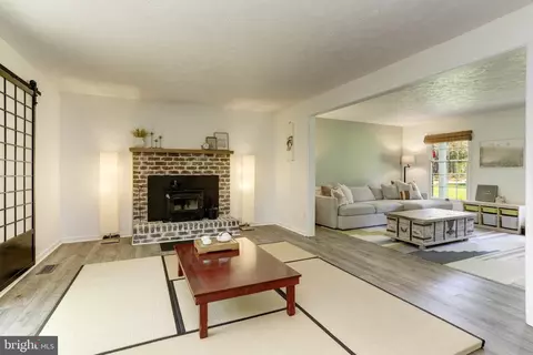 Living - 6310 Westmont Ct, Dunkirk, MD 20754 photo 3 of 10