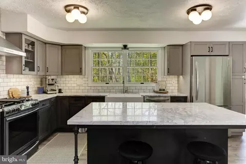 Kitchen - 6310 Westmont Ct, Dunkirk, MD 20754 photo 7 of 9