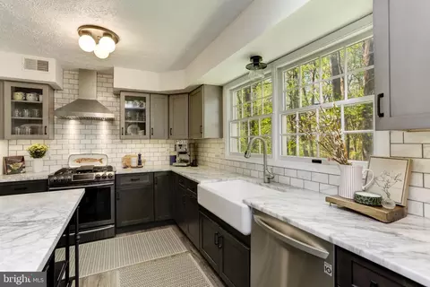 Kitchen - 6310 Westmont Ct, Dunkirk, MD 20754 photo 4 of 9