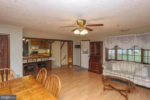 Living - 252 Asbury Rd, Pasadena, MD 21122 photo 1 of 4