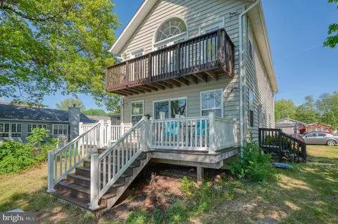 Exterior - 7618 Beach Dr, Pasadena, MD 21122 photo 10 of 15