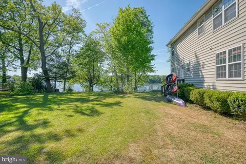 Exterior - 7618 Beach Dr, Pasadena, MD 21122 photo 13 of 15
