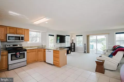 Kitchen - 7618 Beach Dr, Pasadena, MD 21122 photo 1 of 5
