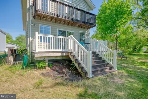 Exterior - 7618 Beach Dr, Pasadena, MD 21122 photo 9 of 15