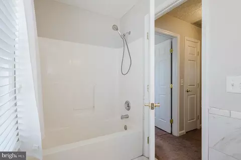 Entry Way - 7618 Beach Dr, Pasadena, MD 21122 photo 8 of 8