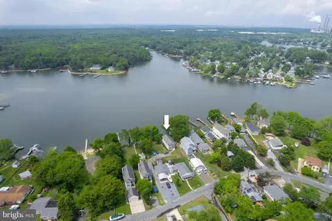View/Area - 7618 Beach Dr, Pasadena, MD 21122 photo 3 of 13