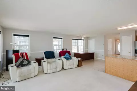 Living - 7618 Beach Dr, Pasadena, MD 21122 photo 5 of 5