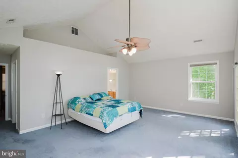 Bedroom - 7618 Beach Dr, Pasadena, MD 21122 photo 3 of 7